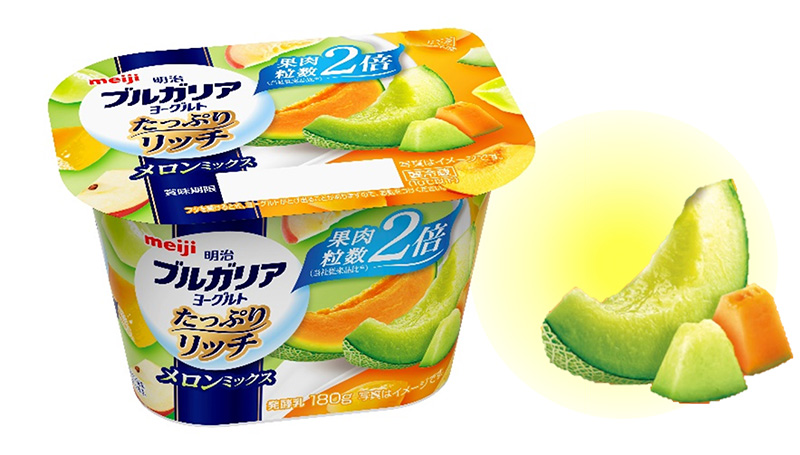 写真：「明治ブルガリアヨーグルト たっぷりリッチ メロンミックス」の商品パッケージ