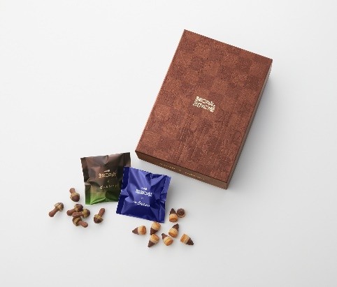 画像：CLUB HARIE×chez Shibata きのこの山とたけのこの里12袋入（各6）アソートパッケージの商品パッケージと商品