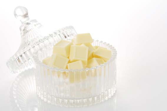 202112_white_03.jpg