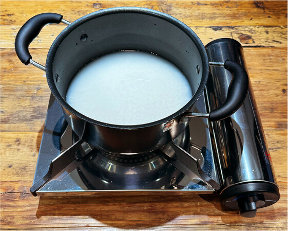 カセットコンロとなべで炊く 作り方1