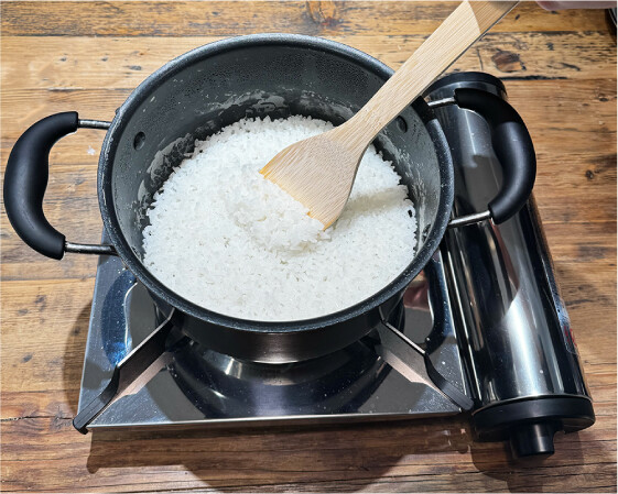 カセットコンロとなべで炊く 作り方4