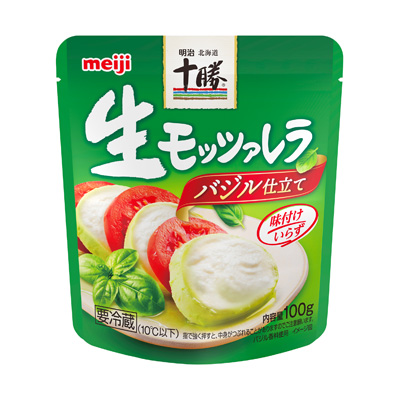 写真:明治北海道十勝生モッツァレラ バジル仕立て 100g